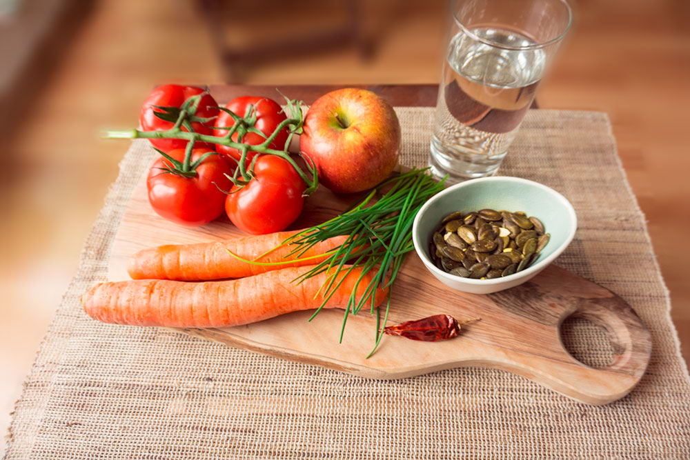 zutaten-tomaten-apfel-karotten-smoothie