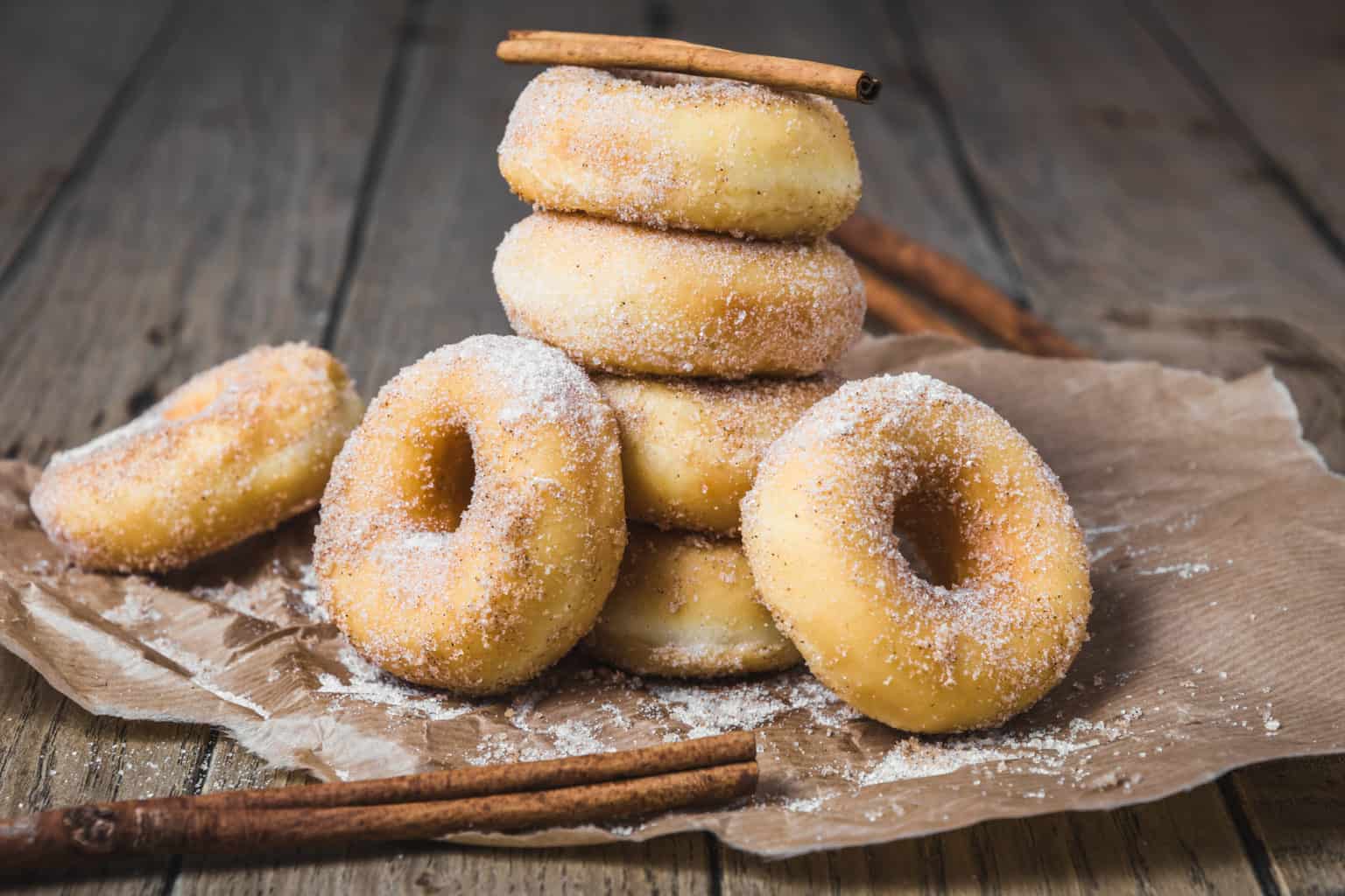 Einfaches Low Carb Donuts Rezept mit Zimt - foryourhealth