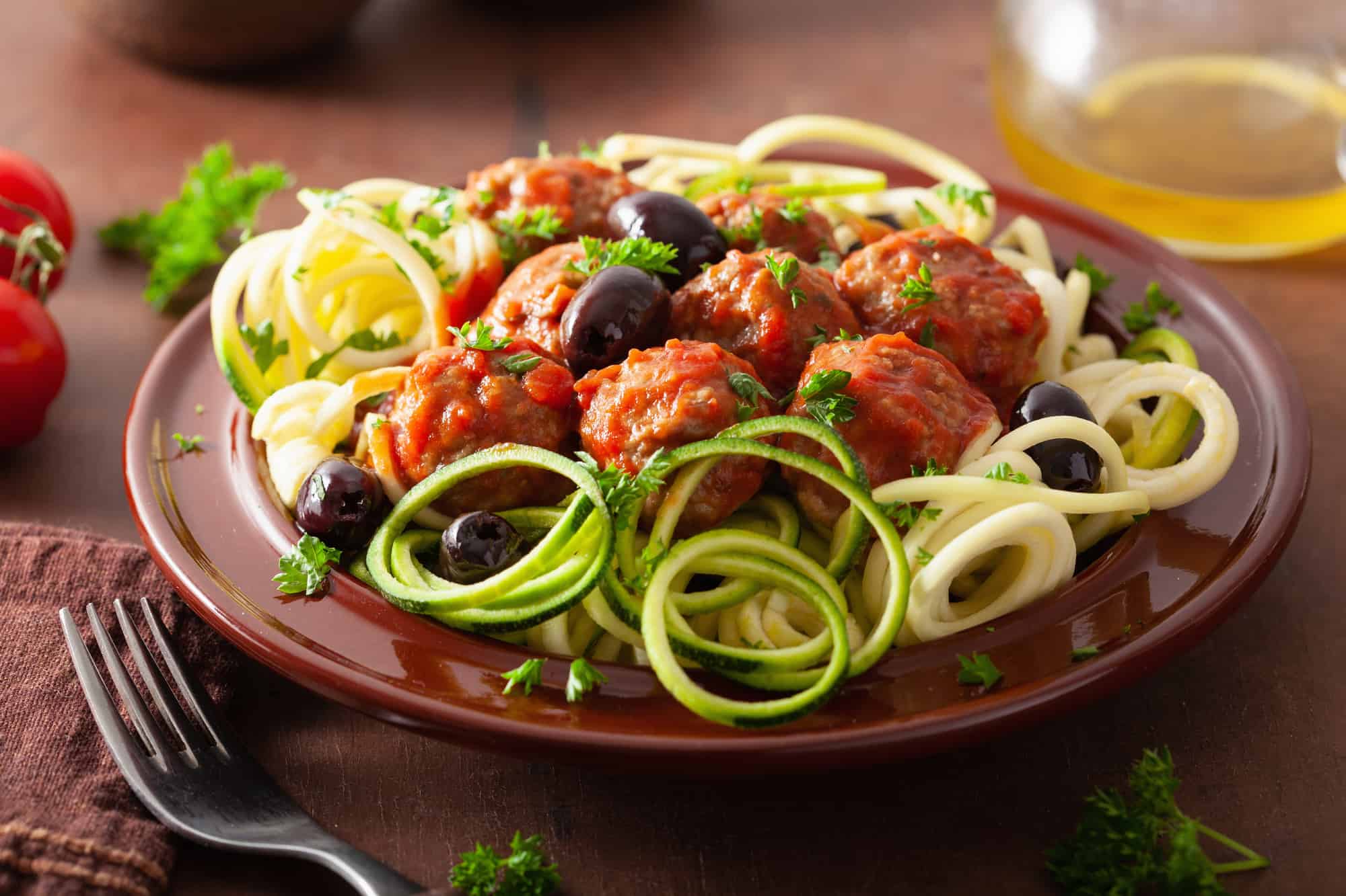 Zucchini Nudeln mit Fleischbällchen