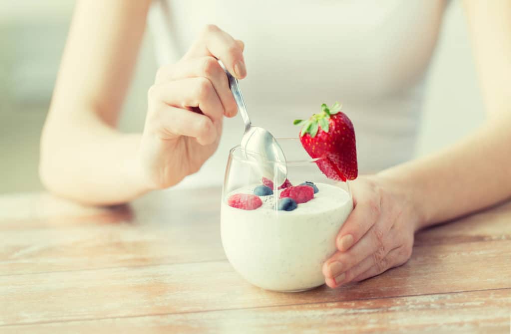 Leckerer Joghurt mit Früchten